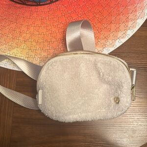 Lululemon Sherpa Belt Bag